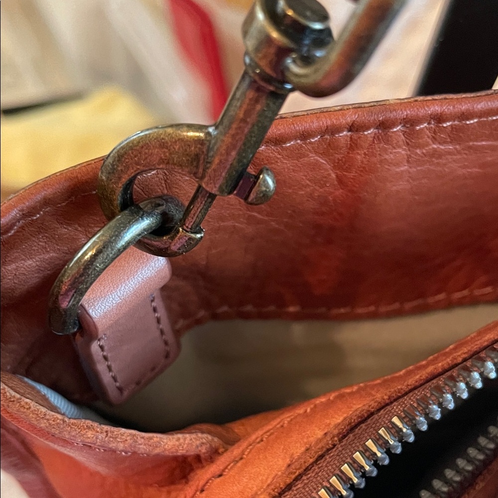 American Leather Co. Brown Shoulder Bag - Picture 5 of 16